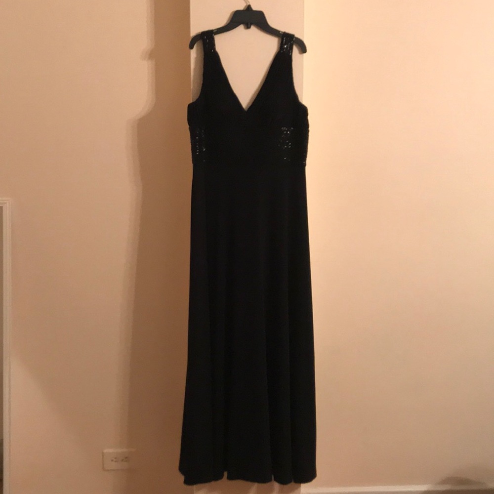 JS Boutique Long V Neck w Sequins Gown